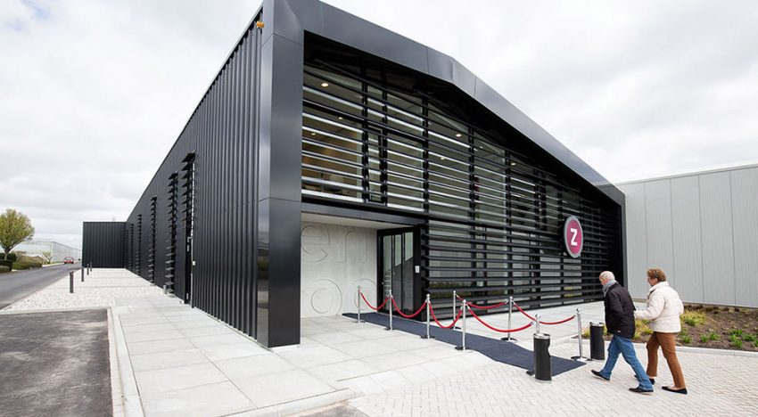 Van Uffelen Flowers laat nieuwe hightech chrysantenkwekerij zien