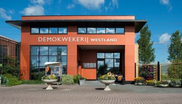 Van der Valk Horti Systems partner van Demokwekerij