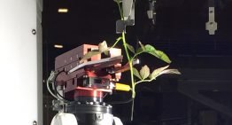 Nieuwe stek-robot van ISO Group voert drie handelingen tegelijk uit