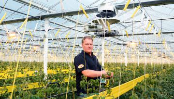 Egaler klimaat door combinatie van twee verticale ventilatoren