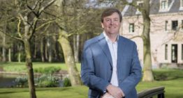 Koning opent Experience Centre bij 50-jarig jubileum Koppert Biological Systems