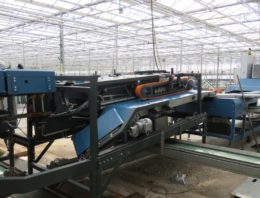 Houd sorteermachine schoon met perslucht en poetsdoek