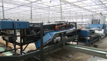 Houd sorteermachine schoon met perslucht en poetsdoek