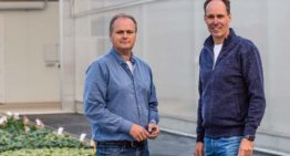Met de plantjes over de rondweg door kas en bedrijfsruimte