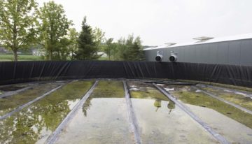 Water onderuit bassin halen is niet ongevaarlijk