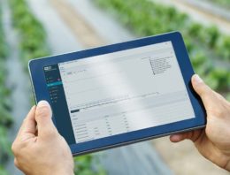 Procescomputer bedienen met smartphone, tablet of laptop