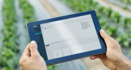 Procescomputer bedienen met smartphone, tablet of laptop