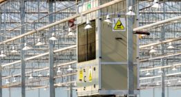 Vocht uit kaslucht laten condenseren tegen koude panelen of met zout