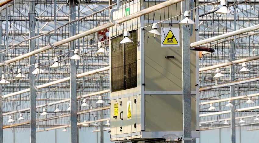 Vocht uit kaslucht laten condenseren tegen koude panelen of met zout
