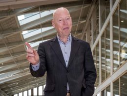 ‘Zon- en windenergie kost kapitalen en daarmee gaan we het niet redden’