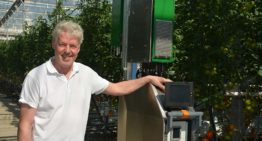 Tomatenteler Kees Stijger positief over praktijkervaringen scoutrobot